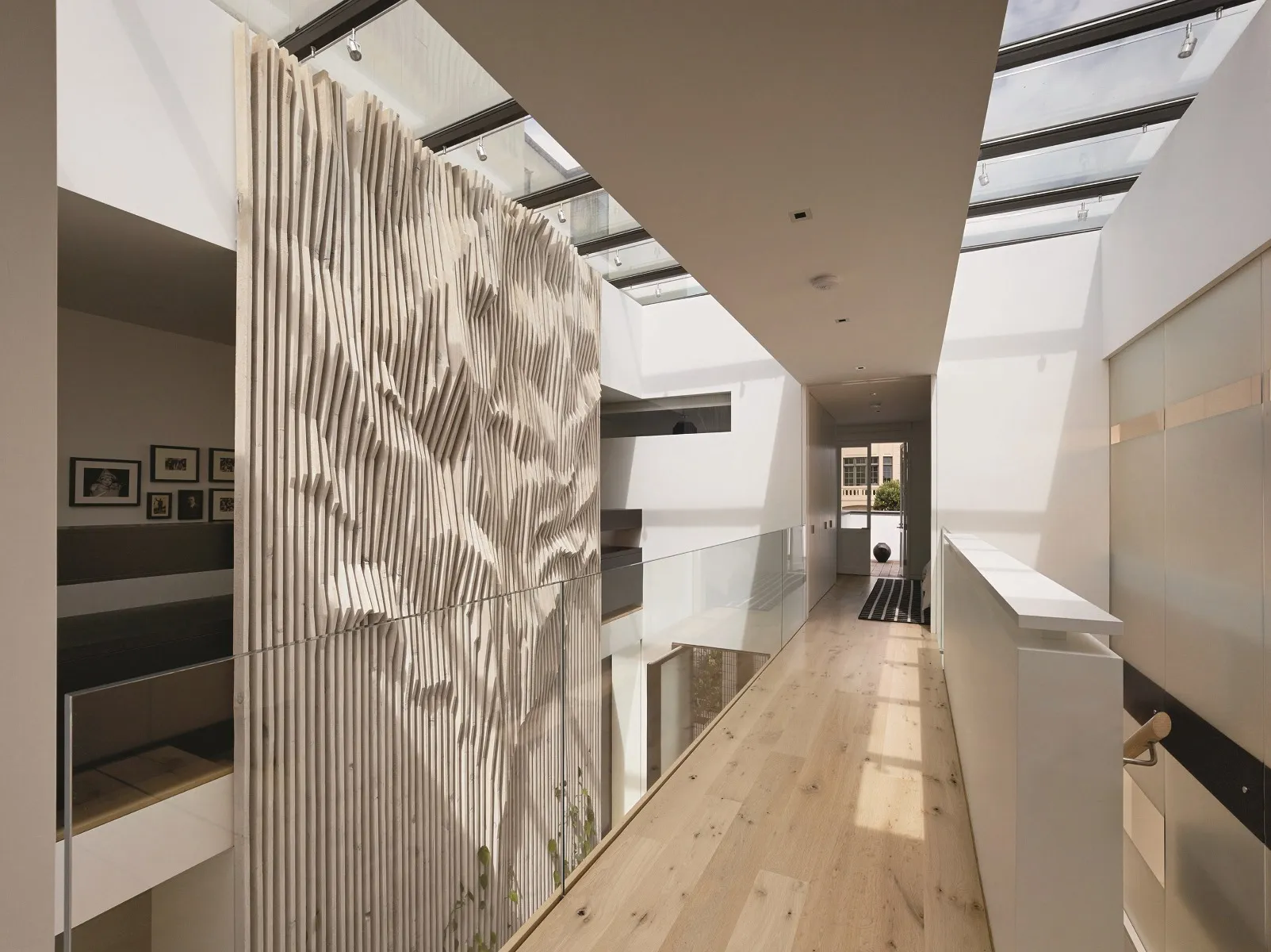Dramatic Design Brings the Outdoors In