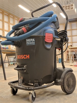 The Bosch GAS20-17AH is built for power. And it delivers. 300 cfm—twice the air volume of the author's other units.