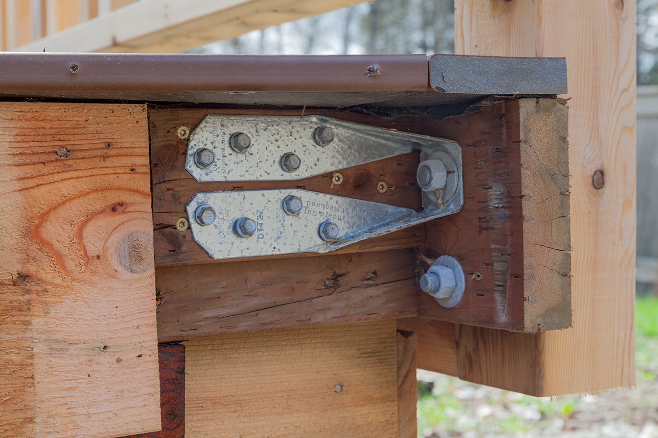 Trap Corner Posts A Single Corner Post Detail for Fascia-Mounted Guard Posts