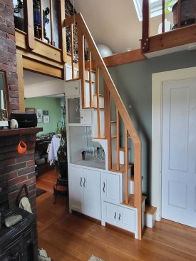 New provisions in the 2024 edition of the IRC allow for sleeping lofts of less than 70 square feet, with access from a ship’s ladder or alternating-tread staircase, as shown here.