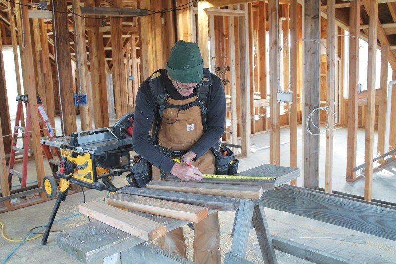 When you’re installing blocking, it’s more efficient to measure, mark, and cut all the pieces to length at once than handle them one at a time. Instead of trying to remember the lengths you need, write them down on one of the pieces.