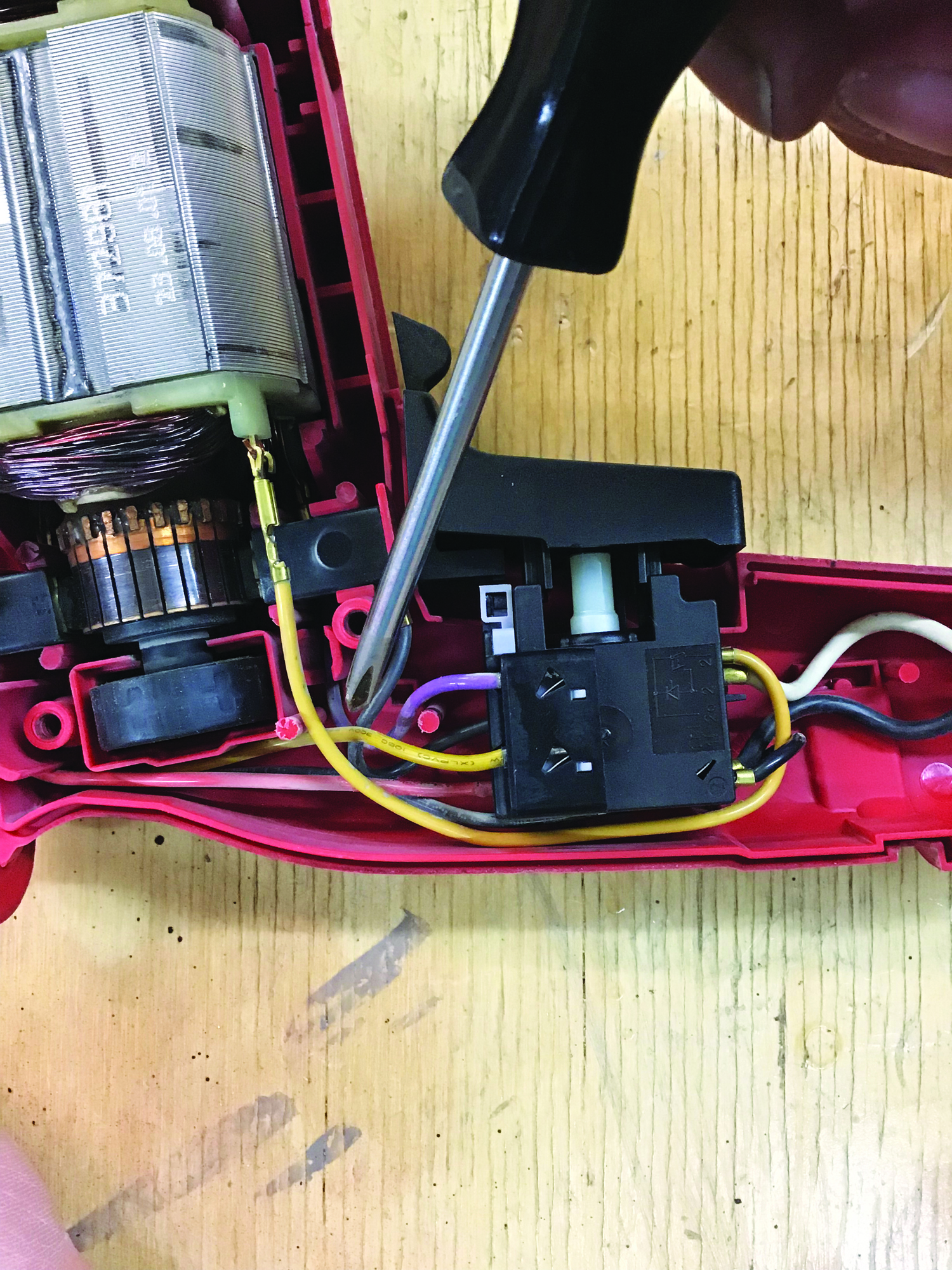 Replacing a Tool Switch
