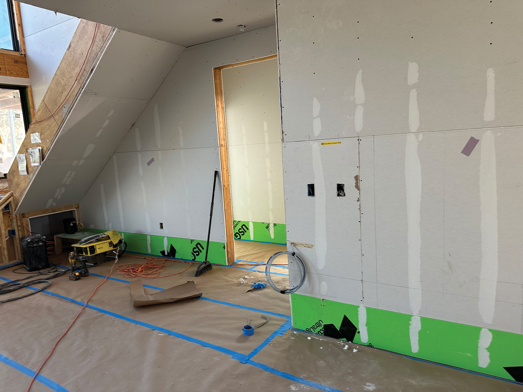 Invisible Baseboard Detail