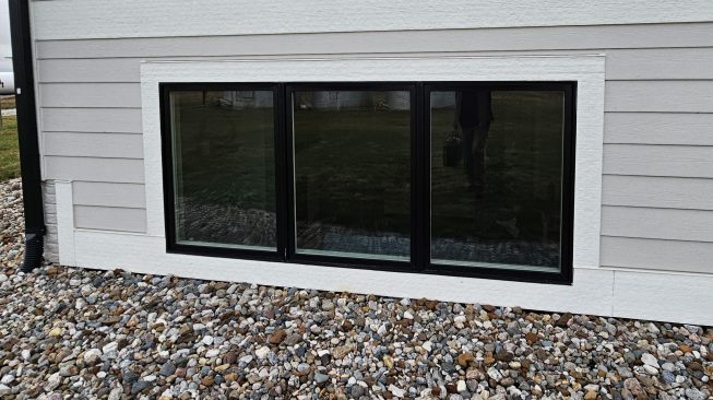 From the exterior, there were no apparent leaks. It’s worth noting that splash back from roof runoff was an unlikely contributor to the problem, as this house has a functional gutter system.