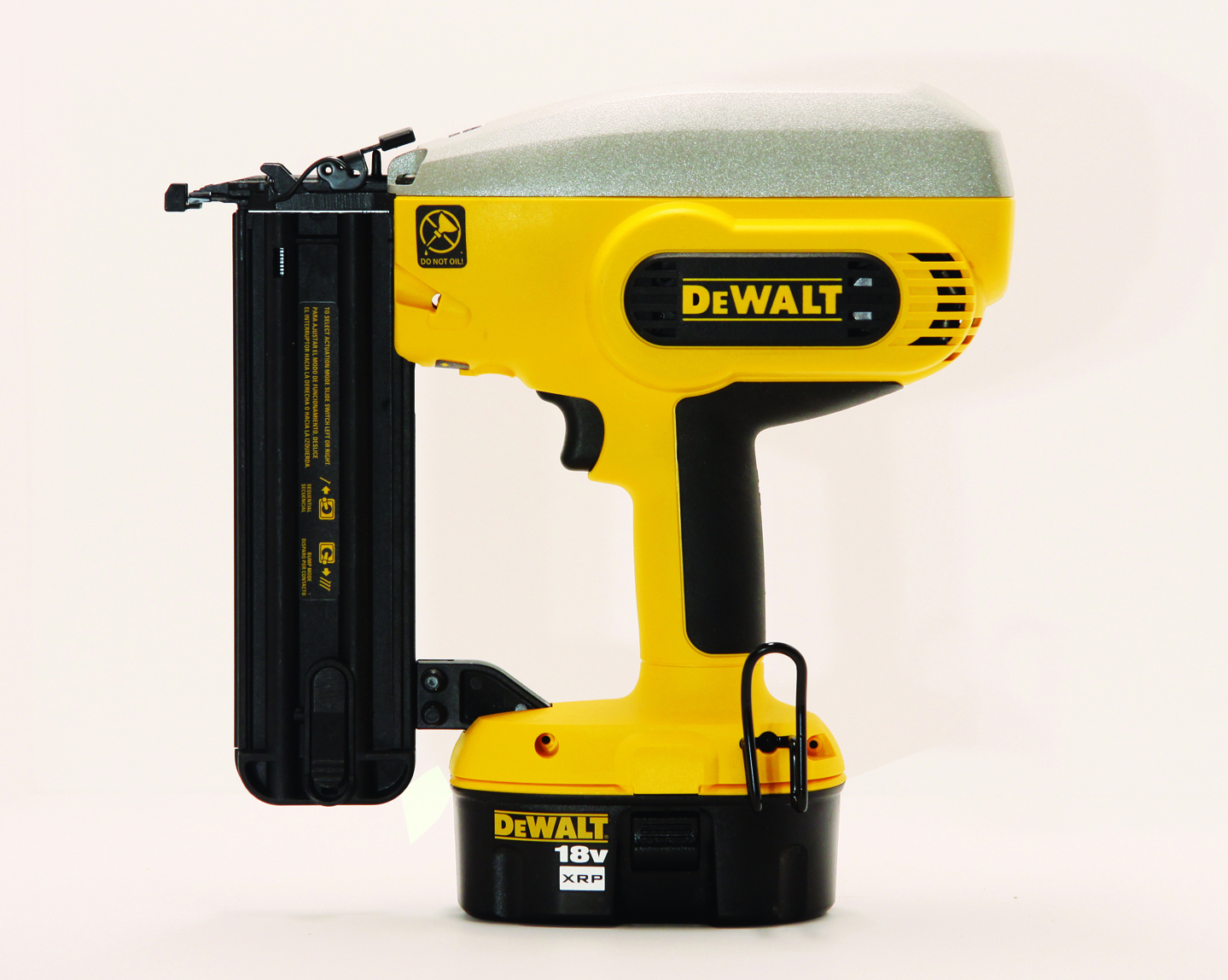 DeWalt DC608K Cordless Brad Nailer