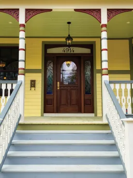 True to its Victorian roots, the exterior is given a “painted lady” treatment of vibrant colors.