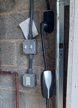 How to Use Charger for Hybrid Work Setup: Maximize Efficiency Fast