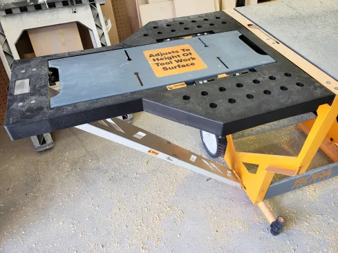 With the wings extended, we had about 7 total feet of level working space.