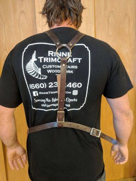 This apron is of extremely high quality, is lighter than I expected, and is comfortable to work in all day.