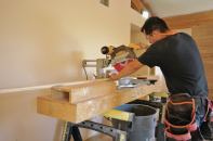 Risinger Homes, in Austin, Texas, uses this basic 7 ½-foot stand for most of its finish carpentry. Made of ¾-inch plywood, the lightweight stand is easy to carry and fits in a pickup bed.