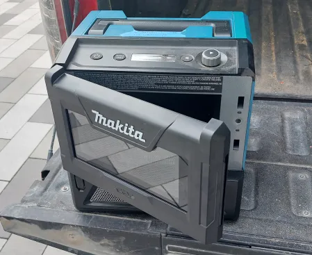 This jobsite microwave runs on the same batteries your Makita tools use. Self-cleaning is not available.