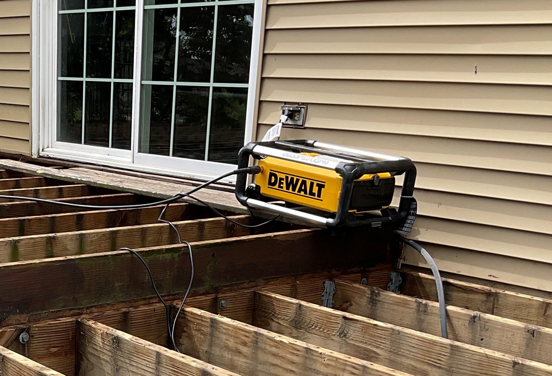 Dewalt 2100PSI Electric Jobsite Pressure Washer